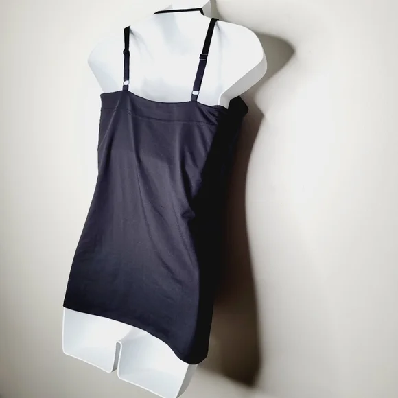 SOLD Fabletics Crossed Strap Tank - Picture 5 of 9